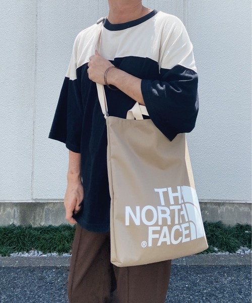 THE NORTH FACE（ザノースフェイス）の「THE NORTH FACE(ザ・ノースフェイス) / ハーフドーム ビッグロゴトートバッグ BIG LOGO TOTE 2（ショルダーバッグ・メンズ・ダークベージュ・FREE）」の21枚目の写真