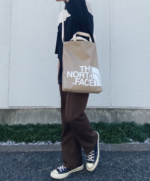 THE NORTH FACE（ザノースフェイス）の「THE NORTH FACE(ザ・ノースフェイス) / ハーフドーム ビッグロゴトートバッグ BIG LOGO TOTE 2（ショルダーバッグ・メンズ・ダークベージュ・FREE）」の13枚目の写真