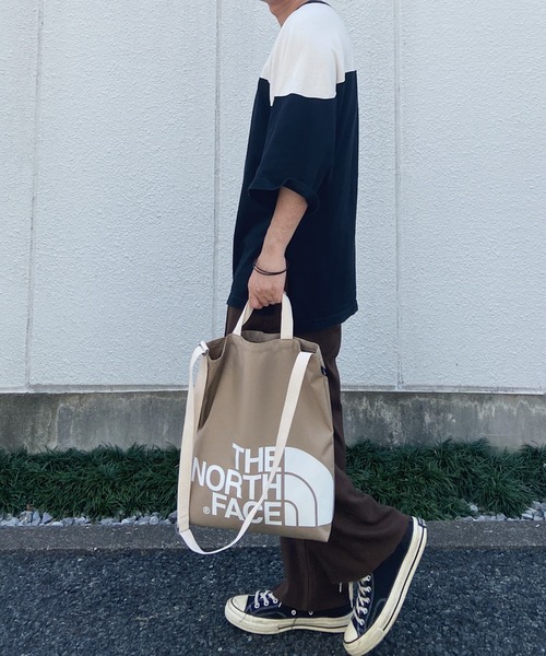 THE NORTH FACE（ザノースフェイス）の「THE NORTH FACE(ザ・ノースフェイス) / ハーフドーム ビッグロゴトートバッグ BIG LOGO TOTE 2（ショルダーバッグ・メンズ・ダークベージュ・FREE）」の7枚目の写真