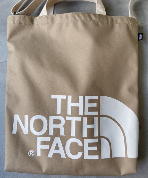 THE NORTH FACE（ザノースフェイス）の「THE NORTH FACE(ザ・ノースフェイス) / ハーフドーム ビッグロゴトートバッグ BIG LOGO TOTE 2（ショルダーバッグ・メンズ・ダークベージュ・FREE）」の3枚目の写真