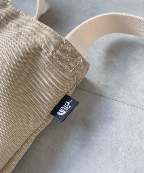 THE NORTH FACE（ザノースフェイス）の「THE NORTH FACE(ザ・ノースフェイス) / ハーフドーム ビッグロゴトートバッグ BIG LOGO TOTE 2（ショルダーバッグ・メンズ・ダークベージュ・FREE）」の11枚目の写真