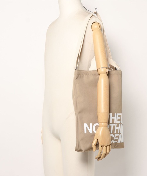 THE NORTH FACE（ザノースフェイス）の「THE NORTH FACE(ザ・ノースフェイス) / ハーフドーム ビッグロゴトートバッグ BIG LOGO TOTE 2（ショルダーバッグ・メンズ・ダークベージュ・FREE）」の9枚目の写真
