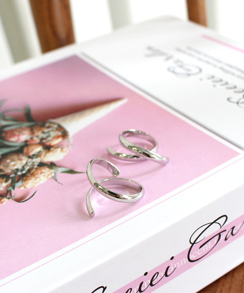 MODE ROBE（モードローブ）の「ツイストイヤーカフ（イヤーカフ・レディース・シルバー/ゴールド・FREE）」の6枚目の写真