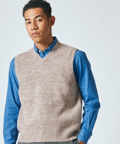 J.PRESS(ジェイプレス)の「【Cash Lamb's Wool】Vネックベスト(ニット/セーター・メンズ・ベージュ系/ブルー系・MEDIUM/LARGE/X-LARGE)」の2枚目の写真
