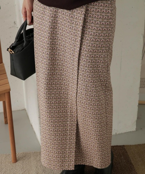 URBAN RESEARCH DOORS（アーバンリサーチドアーズ）の「ジャガードジオメトリック柄スカート（スカート・レディース・カーキ/イエロー・ONE）」の8枚目の写真