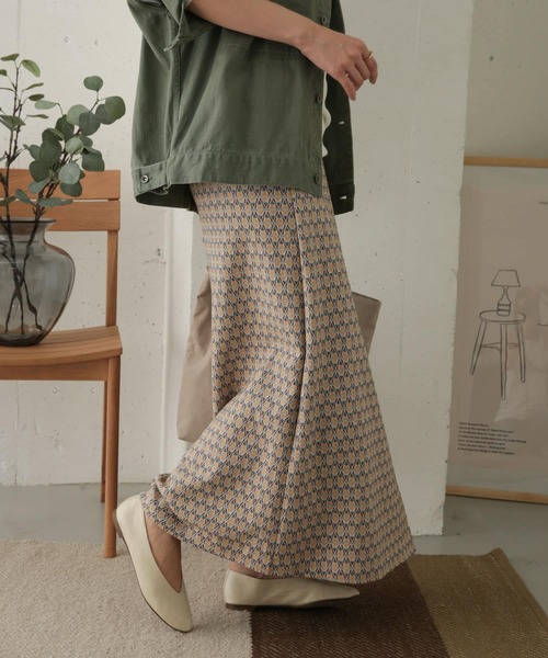 URBAN RESEARCH DOORS（アーバンリサーチドアーズ）の「ジャガードジオメトリック柄スカート（スカート・レディース・カーキ/イエロー・ONE）」の13枚目の写真