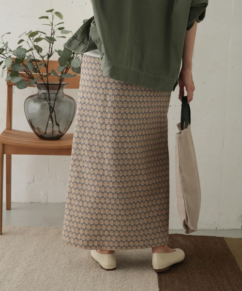 URBAN RESEARCH DOORS（アーバンリサーチドアーズ）の「ジャガードジオメトリック柄スカート（スカート・レディース・カーキ/イエロー・ONE）」の17枚目の写真