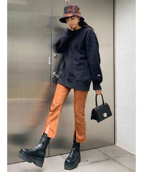 Champion(チャンピオン)の「【EMODA×CHAMPION】オーバールーズプルオーバー(スウェット・レディース・ブラック/ベージュ/グレー・FREE)」の4枚目の写真