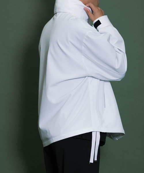 Uiscel(ユイセル)の「Uiscel 撥水UPDOWNマウンテンパーカー(マウンテンパーカー・メンズ・ブラック/カーキ/ホワイト系その他・ONE)」の8枚目の写真