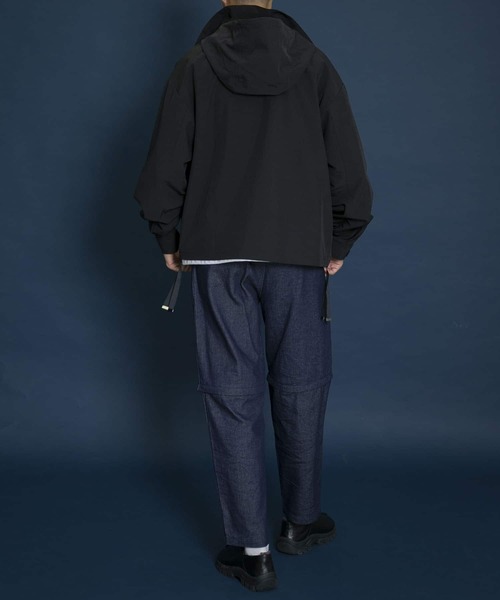 Uiscel(ユイセル)の「Uiscel 撥水UPDOWNマウンテンパーカー(マウンテンパーカー・メンズ・ブラック/カーキ/ホワイト系その他・ONE)」の6枚目の写真