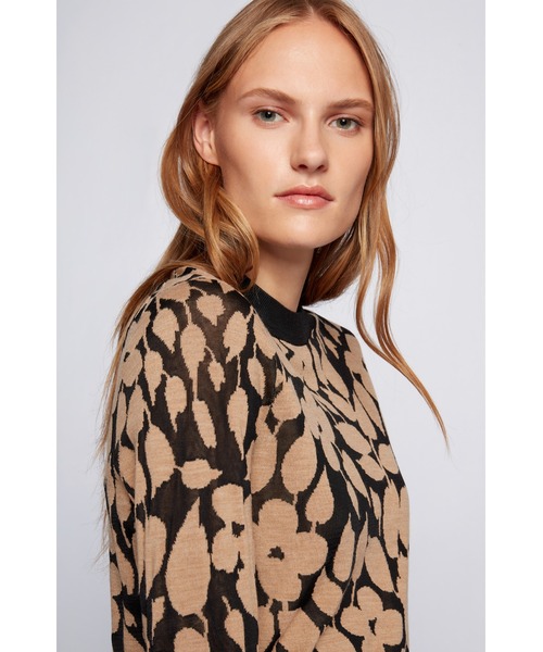 BOSS(ボス)の「スリムフィットセーター バージンウールブレンド(ニット/セーター・レディース・ブラック・S/M/XS)」の4枚目の写真