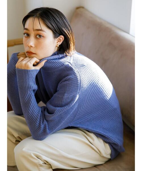 koe(コエ)の「リサイクルポリエステル 畦編みタートルネックニット*(ニット/セーター・レディース・グリーン/パープル/ホワイト系その他4/ブラック/アイボリー/グレー系その他5・S/L/M)」の17枚目の写真