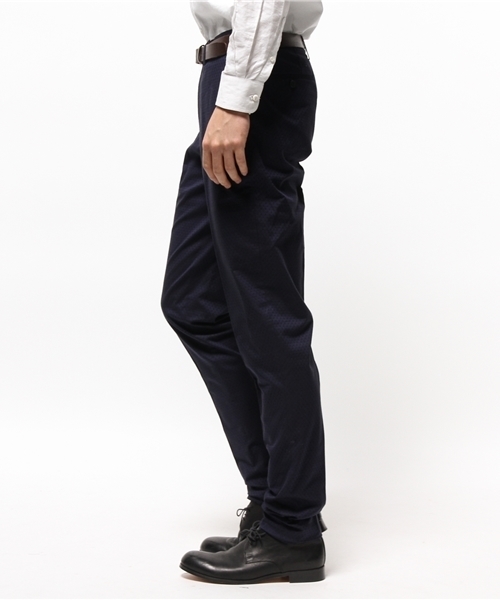 KATHARINE HAMNETT LONDON （キャサリンハムネットロンドン）の「GEOMETRY JACQUARD / ジオメトリージャガードパンツ（スラックス・メンズ・ブルー・SMALL/LARGE/MEDIUM/XL）」の2枚目の写真