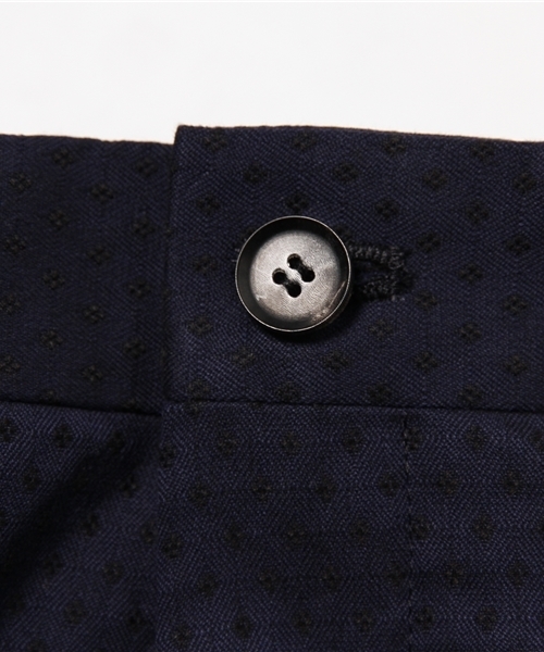 KATHARINE HAMNETT LONDON （キャサリンハムネットロンドン）の「GEOMETRY JACQUARD / ジオメトリージャガードパンツ（スラックス・メンズ・ブルー・SMALL/LARGE/MEDIUM/XL）」の10枚目の写真