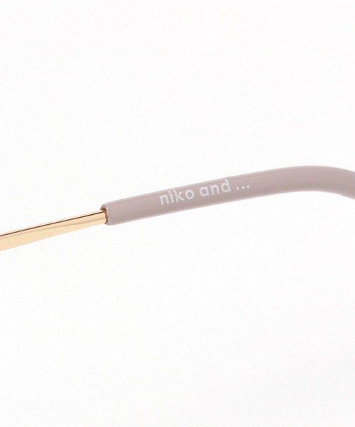 niko and...（ニコアンド）の「オリジナル細リムクラウンパント伊達メガネ（メガネ・レディース・キャメル/ベージュ・FREE）」の8枚目の写真