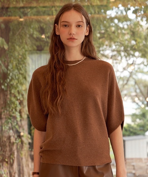 deBURN（デバーン）の「【deBURN 】バットウィングスリーブ ラウンドニット / batwing sleeve round_KN（ニット/セーター・レディース・カーキ/ブラウン/ライトベージュ/ライトグレー/ブラック・FREE）」の6枚目の写真