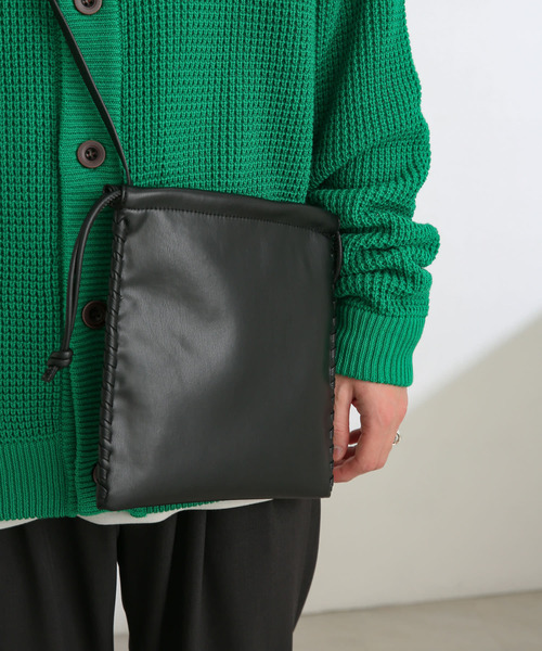 SENSE OF PLACE by URBAN RESEARCH（センスオブプレイスバイアーバンリサーチ）の「フェイクレザーハンドステッチキンチャクショルダー（ショルダーバッグ・メンズ・ブラック/グリーン/モカ・ONE）」の5枚目の写真