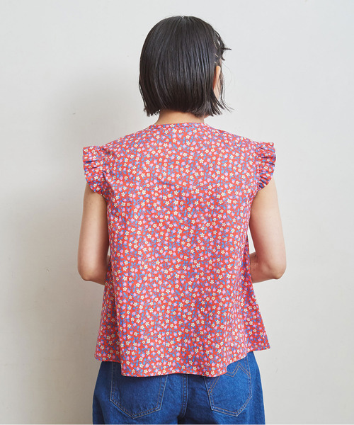 Dot&Stripes CHILD WOMAN(ドットアンドストライプス チャイルドウーマン)の「リバティ ストロベリー 前リボンノースリフリルブラウス(シャツ/ブラウス・レディース・レッド/グリーン・FREE)」の14枚目の写真