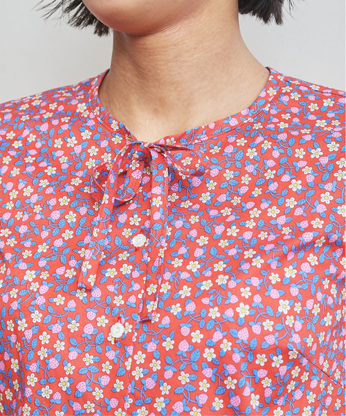 Dot&Stripes CHILD WOMAN(ドットアンドストライプス チャイルドウーマン)の「リバティ ストロベリー 前リボンノースリフリルブラウス(シャツ/ブラウス・レディース・レッド/グリーン・FREE)」の21枚目の写真