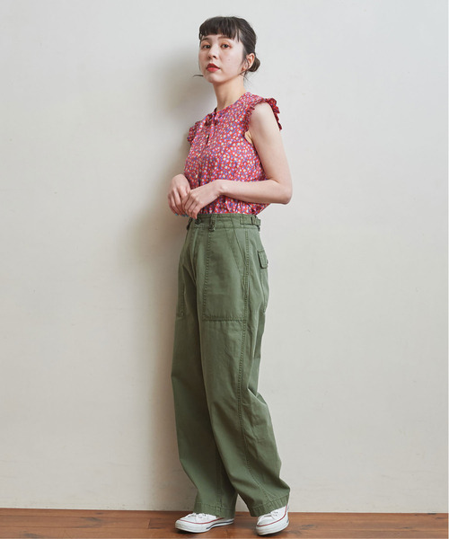 Dot&Stripes CHILD WOMAN(ドットアンドストライプス チャイルドウーマン)の「リバティ ストロベリー 前リボンノースリフリルブラウス(シャツ/ブラウス・レディース・レッド/グリーン・FREE)」の5枚目の写真