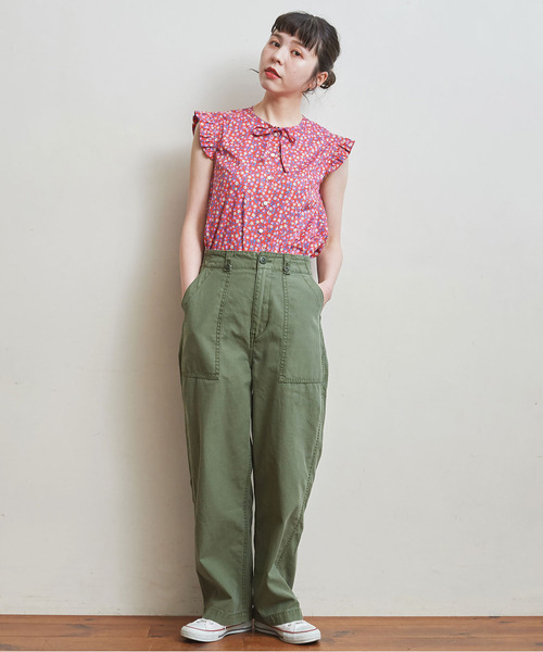 Dot&Stripes CHILD WOMAN(ドットアンドストライプス チャイルドウーマン)の「リバティ ストロベリー 前リボンノースリフリルブラウス(シャツ/ブラウス・レディース・レッド/グリーン・FREE)」の6枚目の写真