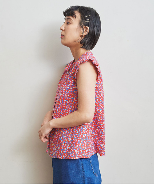 Dot&Stripes CHILD WOMAN(ドットアンドストライプス チャイルドウーマン)の「リバティ ストロベリー 前リボンノースリフリルブラウス(シャツ/ブラウス・レディース・レッド/グリーン・FREE)」の13枚目の写真