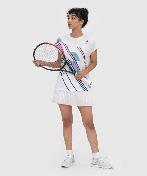 le coq sportif(ルコックスポルティフ)の「NEO HERITAGE PLEATS GAME SKORT(スカート・レディース・ホワイト/ネイビー・M/L/XL/S)」の6枚目の写真