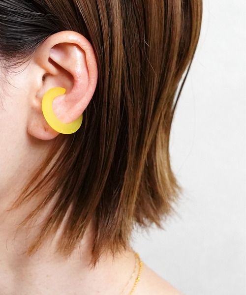 SIGNAL(シグナル)の「【SIGNAL / シグナル】Pastel color Ear cuff / イヤーカフ(イヤーカフ・レディース・ホワイト/ピンク/イエロー/グリーン・FREE)」の4枚目の写真