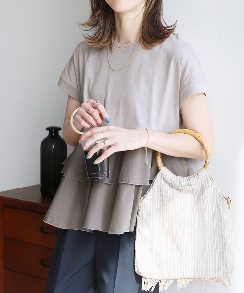 reca(レカ)の「フハク切り替えティアードカットソー(Tシャツ/カットソー・レディース・オフホワイト/ブラック/グリーン系その他/グレー・FREE)」の3枚目の写真