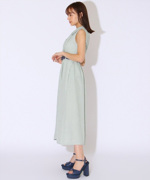 REDYAZEL(レディアゼル)の「オープンカラーノースリワンピース(ワンピース・レディース・グリーン/ブラック/オレンジ・SMALL/MEDIUM)」の12枚目の写真