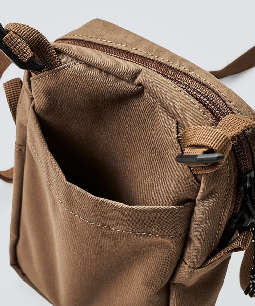 WILD THINGS（ワイルドシングス）の「【WILD THINGS / ワイルドシングス】ミニショルダーバッグ（ショルダーバッグ・メンズ・グリーン/ベージュ/ブラック・FREE）」の8枚目の写真