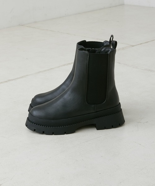 Chico（チコ）の「サイドゴアストレッチミドルブーツ（ブーツ・レディース・ライトベージュ/ブラック/カーキ・SMALL/MEDIUM/LARGE）」の22枚目の写真