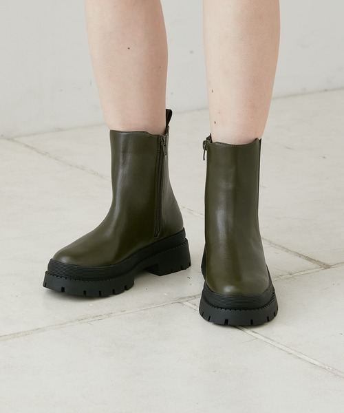 Chico（チコ）の「サイドゴアストレッチミドルブーツ（ブーツ・レディース・ライトベージュ/ブラック/カーキ・SMALL/MEDIUM/LARGE）」の14枚目の写真