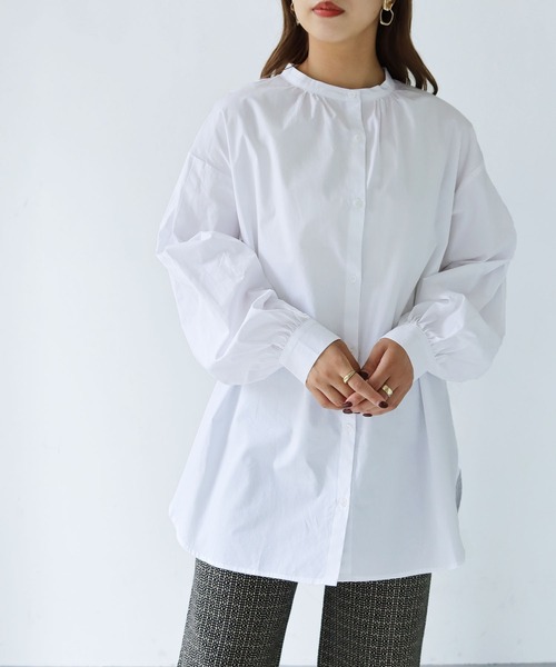 HER CLOSET（ハークローゼット）の「【shemoshelly】ストライプピンタックボリューム袖ブラウス（シャツ/ブラウス・レディース・ブラック/オフホワイト/ブルー・M）」の4枚目の写真