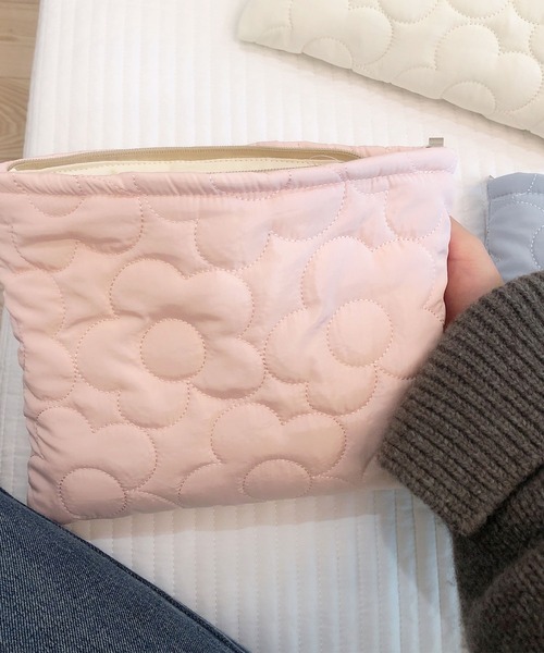 EPICKS(エピックス)の「フラワーキルティング化粧品コスメティックトラベルポーチ(ポーチ・レディース・グリーン/サックスブルー/ピンク/イエロー/ホワイト・F)」の5枚目の写真