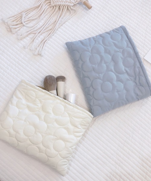 EPICKS(エピックス)の「フラワーキルティング化粧品コスメティックトラベルポーチ(ポーチ・レディース・グリーン/サックスブルー/ピンク/イエロー/ホワイト・F)」の9枚目の写真