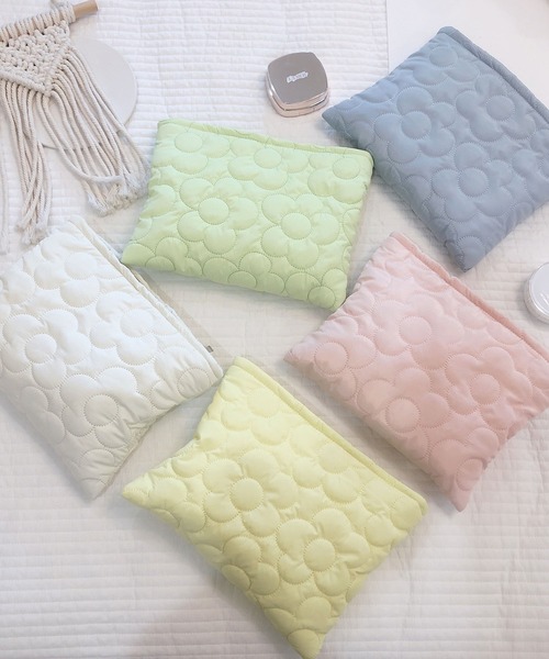 EPICKS(エピックス)の「フラワーキルティング化粧品コスメティックトラベルポーチ(ポーチ・レディース・グリーン/サックスブルー/ピンク/イエロー/ホワイト・F)」の14枚目の写真