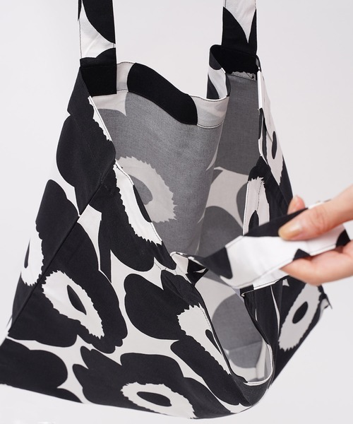 marimekko（マリメッコ）の「marimekko / マリメッコ  Pieni Unikko ファブリック トートバッグ LOK（トートバッグ・レディース・ブラック/ベージュ/レッド/ワインレッド/ブラック系その他/ナチュラル/グレー/グリーン/その他1/その他2/ブルー/ブラック×ホワイト・FREE）」の14枚目の写真