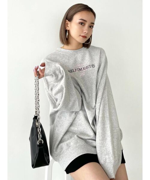 EMODA(エモダ)の「オーバーボーイズトレーナー(スウェット・レディース・ホワイト/ブラック/ネイビー/グレー・FREE)」の4枚目の写真