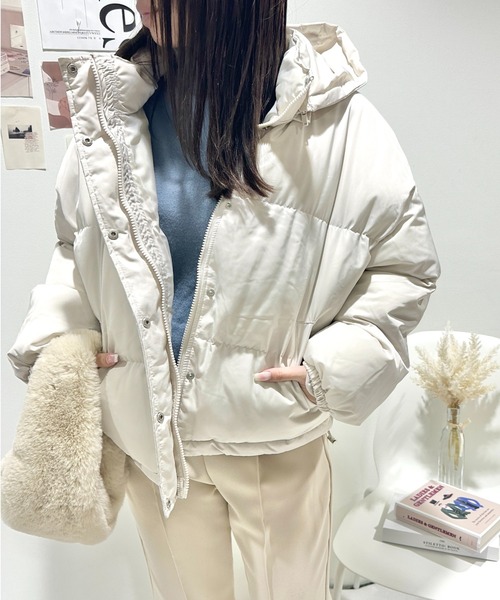 CECIL McBEE(セシルマクビー)の「ファイバーダウンフードコート(ダウンジャケット/コート・レディース・モカ/ブラック/アイボリー・MEDIUM/LARGE)」の2枚目の写真