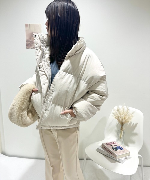 CECIL McBEE(セシルマクビー)の「ファイバーダウンフードコート(ダウンジャケット/コート・レディース・モカ/ブラック/アイボリー・MEDIUM/LARGE)」の6枚目の写真