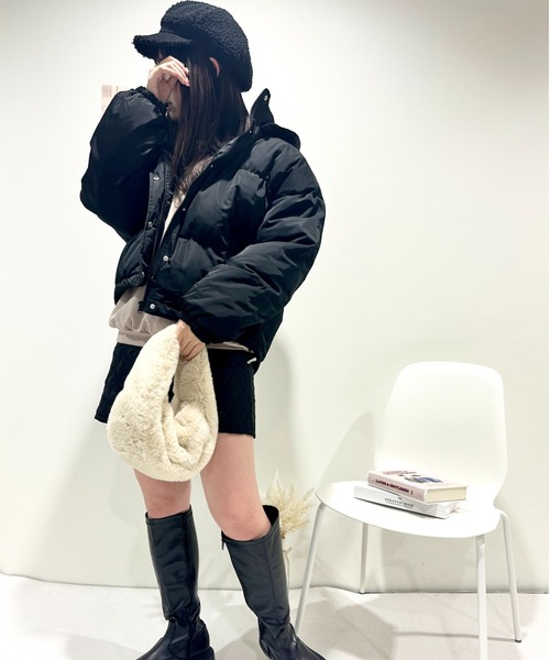CECIL McBEE(セシルマクビー)の「ファイバーダウンフードコート(ダウンジャケット/コート・レディース・モカ/ブラック/アイボリー・MEDIUM/LARGE)」の9枚目の写真