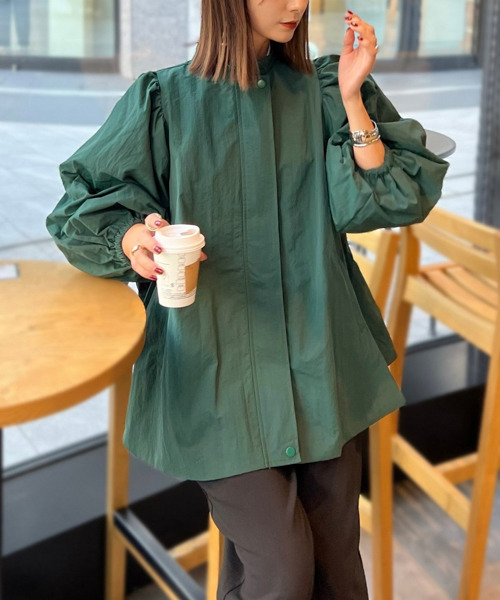 AMELY(エミリー)の「【インフルエンサーコラボ第2弾】ボリュームスリーブテントブルゾン(ブルゾン・レディース・グリーン/カーキブラウン/ベージュ系その他/ブラック・フリー)」の22枚目の写真