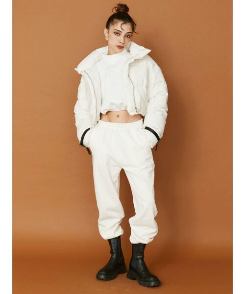 EVRIS（エヴリス）の「ハイネッククロップドスウェットトップス【セットアップ着用可能】（スウェット・レディース・ブラック/グレー/パープル/ホワイト・FREE）」の13枚目の写真