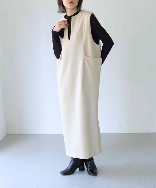 HER CLOSET(ハークローゼット)の「【vingtrois】キーネックダンボールジャンパースカート(ジャンパースカート・レディース・ベージュ/カーキ/ブラック・M)」の1枚目の写真