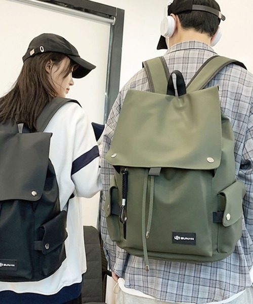 wears（ウェアーズ）の「ユニセックス フラップデザインバッグパック（バックパック/リュック・レディース・ブラック/カーキ・FREE）」の2枚目の写真