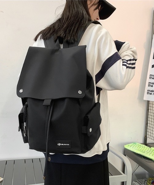 wears（ウェアーズ）の「ユニセックス フラップデザインバッグパック（バックパック/リュック・レディース・ブラック/カーキ・FREE）」の13枚目の写真