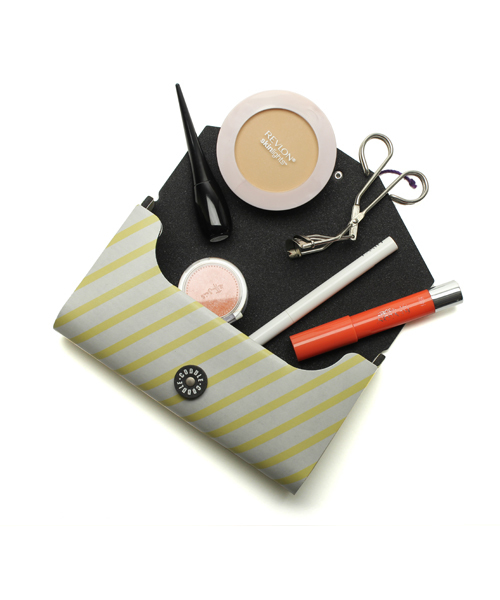 GLOBAL FORME CONCRETE（グローバルフォルムコンクリート）の「CODDLE + PAPER15 STRIPE 【コスメポーチ】（ポーチ・レディース・ブラウン/イエロー/シルバー・FREE）」の4枚目の写真