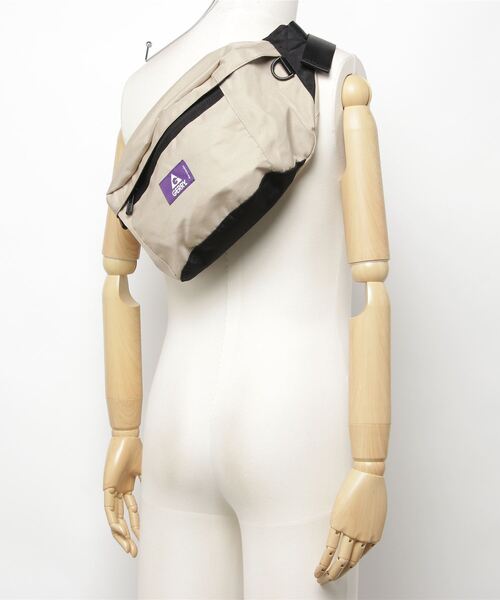 GERRY（ジェリー）の「【GERRY/ジェリー】ワンポイントロゴウエストバッグ（ボディバッグ/ウエストポーチ・メンズ・ベージュ/ブラック/マルチ/グレー/チャコールグレー・FREE）」の9枚目の写真