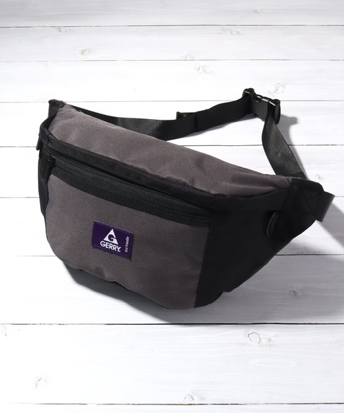GERRY（ジェリー）の「【GERRY/ジェリー】ワンポイントロゴウエストバッグ（ボディバッグ/ウエストポーチ・メンズ・ベージュ/ブラック/マルチ/グレー/チャコールグレー・FREE）」の2枚目の写真